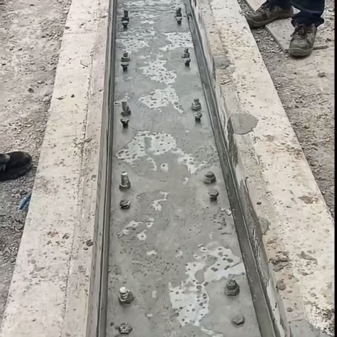 番禺港口码头起重机龙门吊重型机械设备稳固用早强快凝轨道胶泥